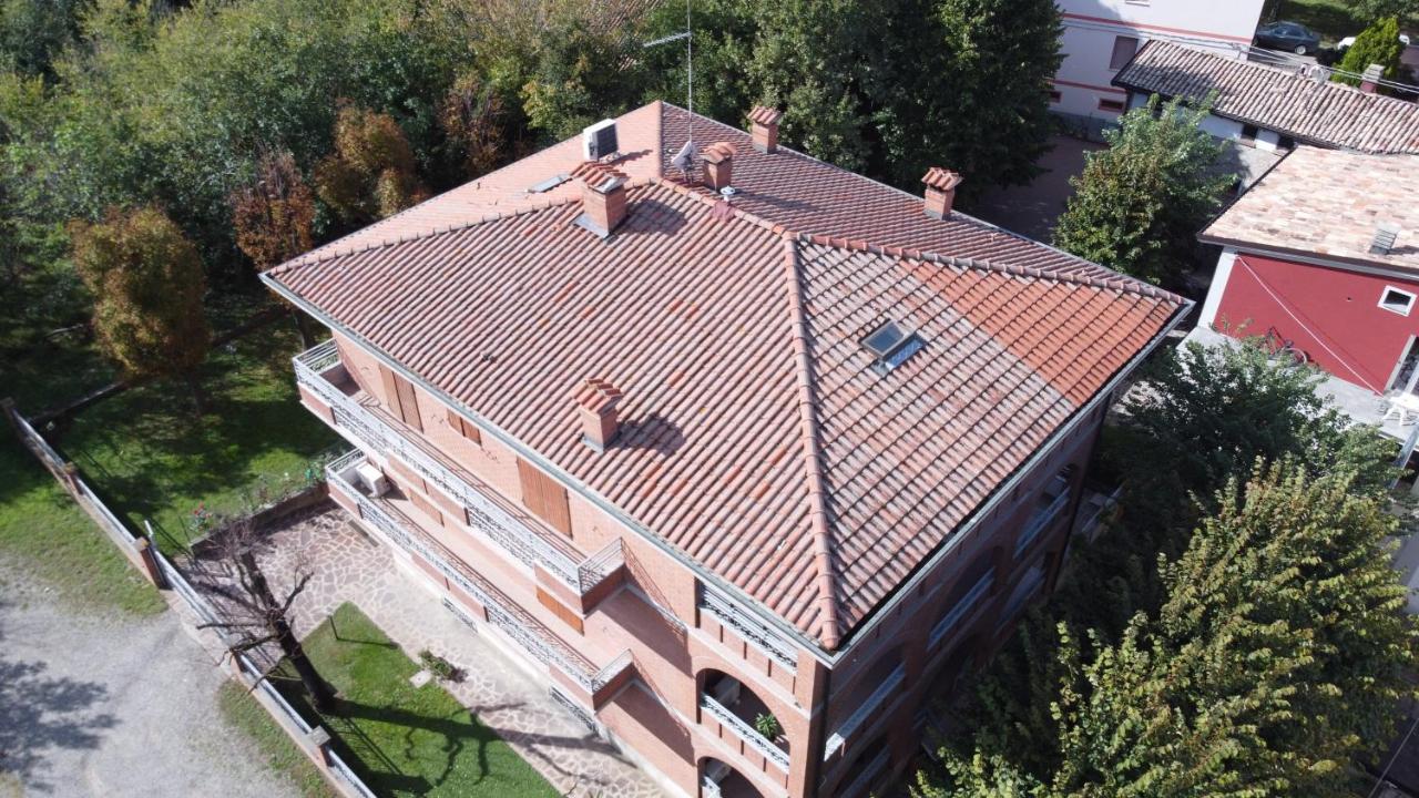 Villa Ferrari Oriella Solignano Nuovo Bagian luar foto