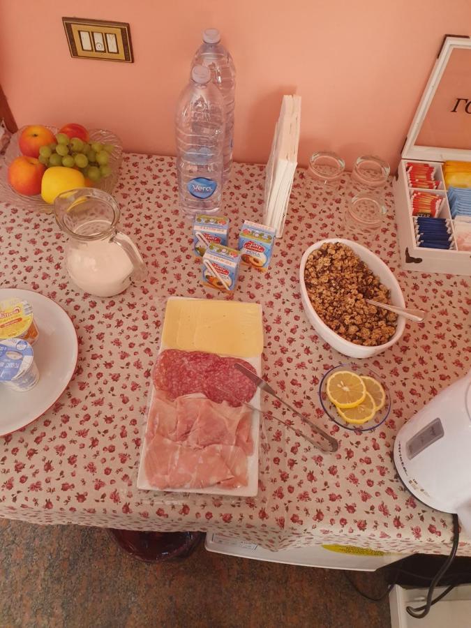 Villa Ferrari Oriella Solignano Nuovo Bagian luar foto