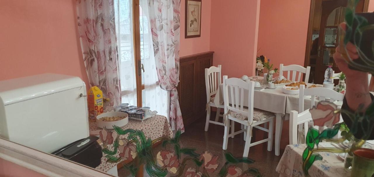 Villa Ferrari Oriella Solignano Nuovo Bagian luar foto