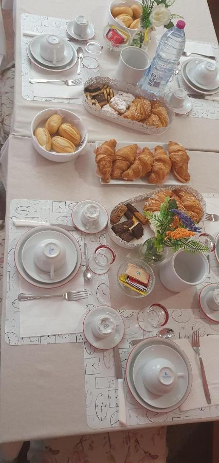 Villa Ferrari Oriella Solignano Nuovo Bagian luar foto