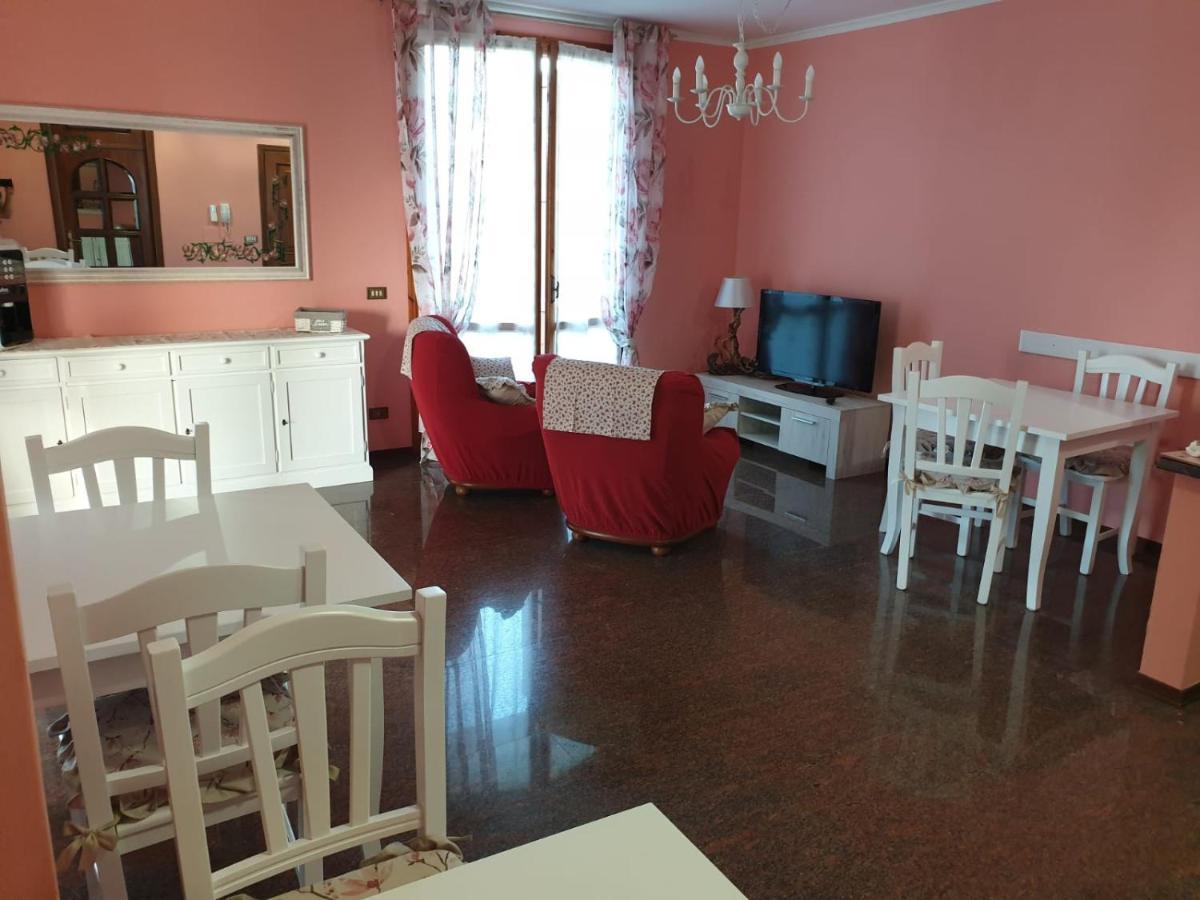 Villa Ferrari Oriella Solignano Nuovo Bagian luar foto